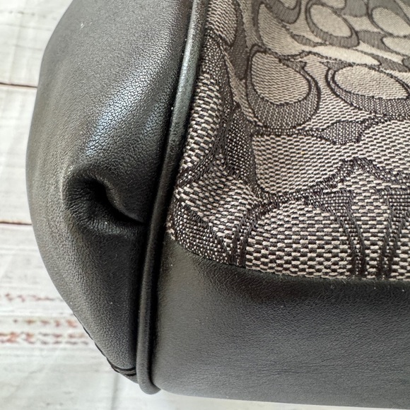 COACH  TOTE F27579 /HAND BAG EUC Black Leather and Canvas. - Picture 3 of 15